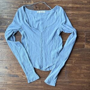 WE THE FREE Long Sleeve Split Neck Pointelle Tee size small in blue